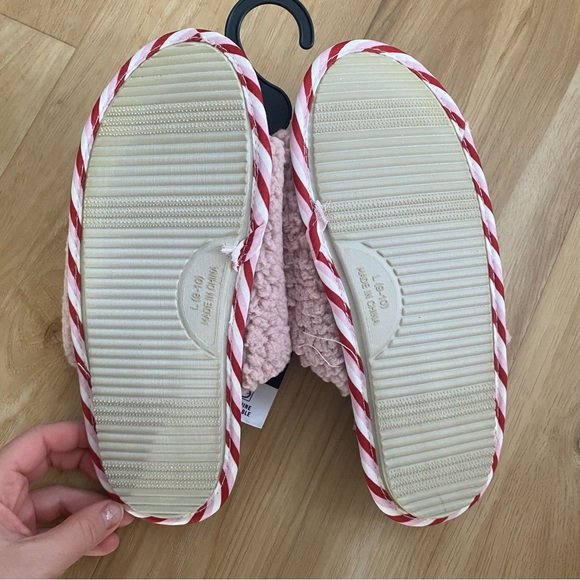 NWT SHERPA   I ❤️SANTA SLIPPERS - Picture 4 of 6
